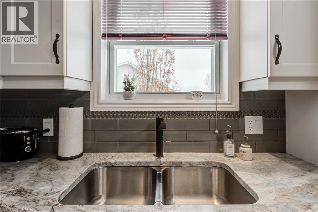 1122 Pearson Drive, Woodstock, Ontario  N4S 8V2 - Photo 10 - 40799354