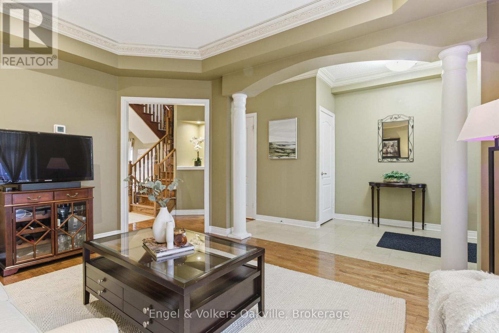 3340 Eglinton Avenue W, Mississauga, Ontario  L5M 7K8 - Photo 4 - W12720638