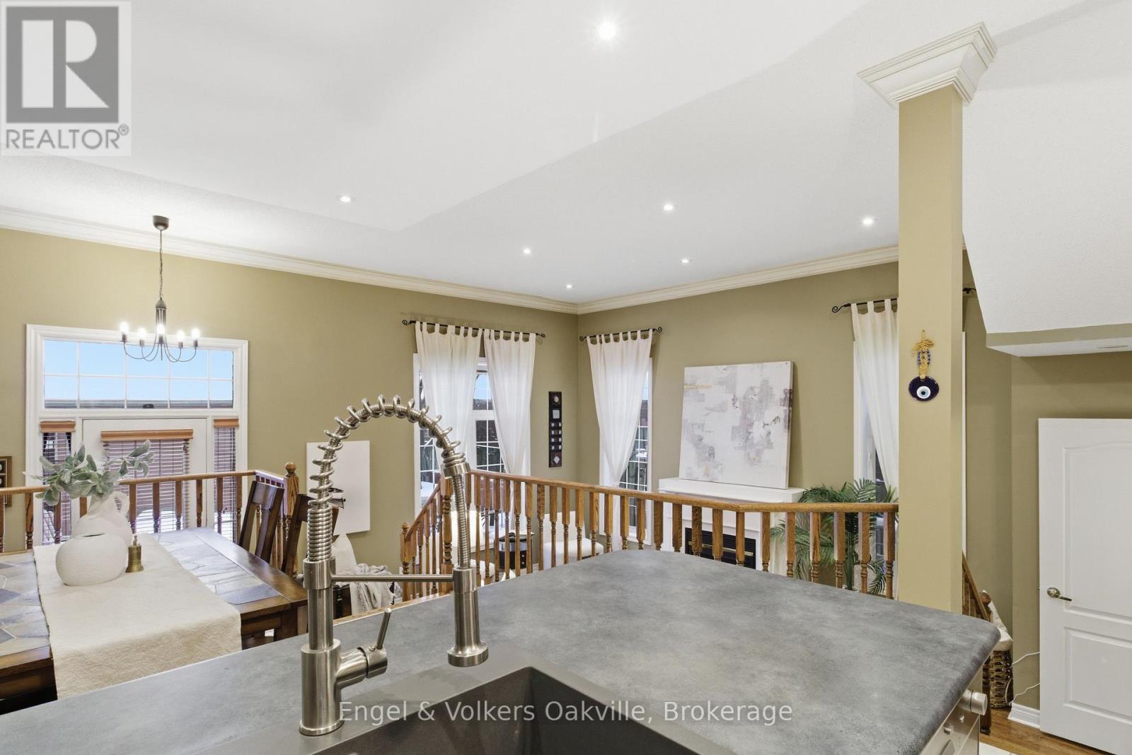 3340 Eglinton Avenue W, Mississauga, Ontario  L5M 7K8 - Photo 9 - W12720638