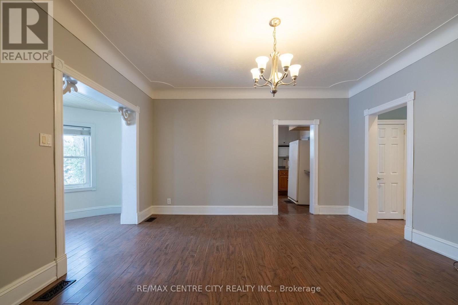 182 Victoria Street, Southwest Middlesex, Ontario  N0L 1M0 - Photo 10 - X12720612