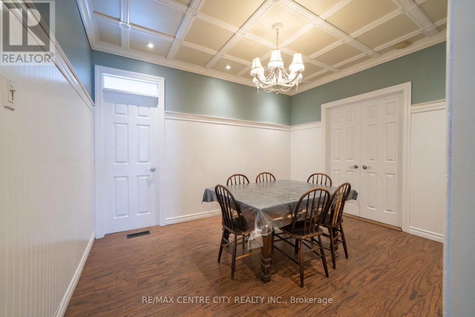 182 Victoria Street, Southwest Middlesex, Ontario  N0L 1M0 - Photo 14 - X12720612