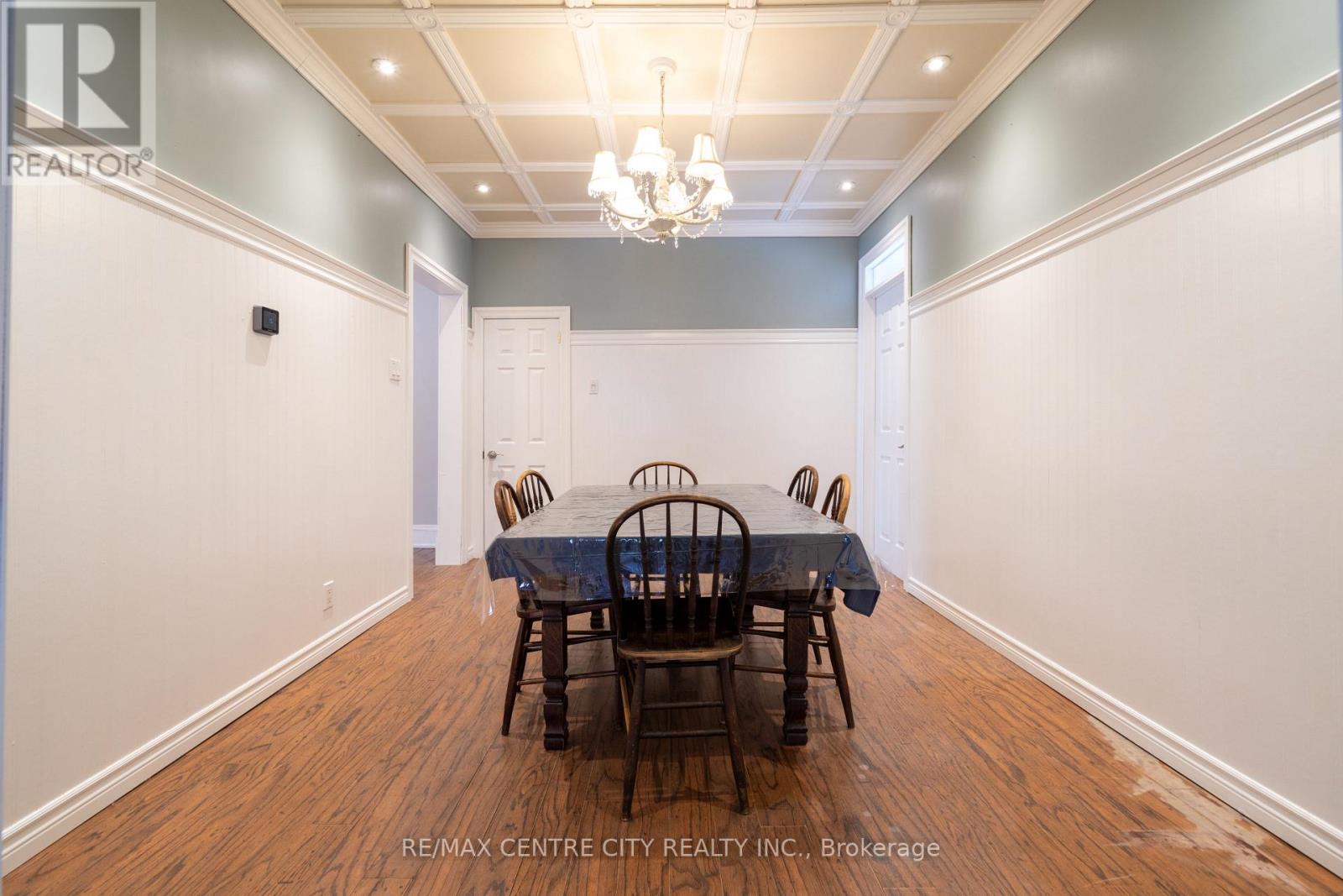 182 Victoria Street, Southwest Middlesex, Ontario  N0L 1M0 - Photo 15 - X12720612