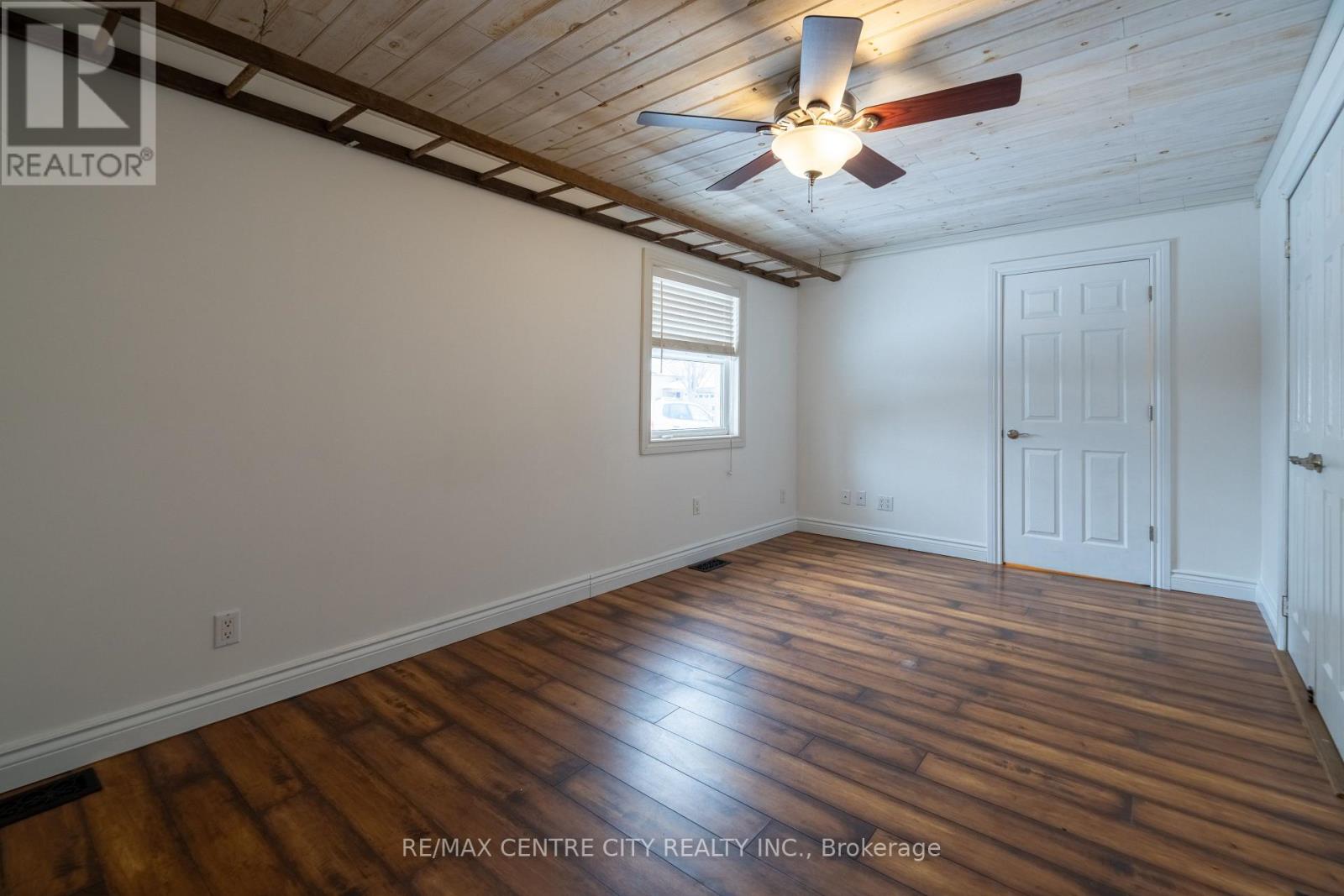 182 Victoria Street, Southwest Middlesex, Ontario  N0L 1M0 - Photo 17 - X12720612