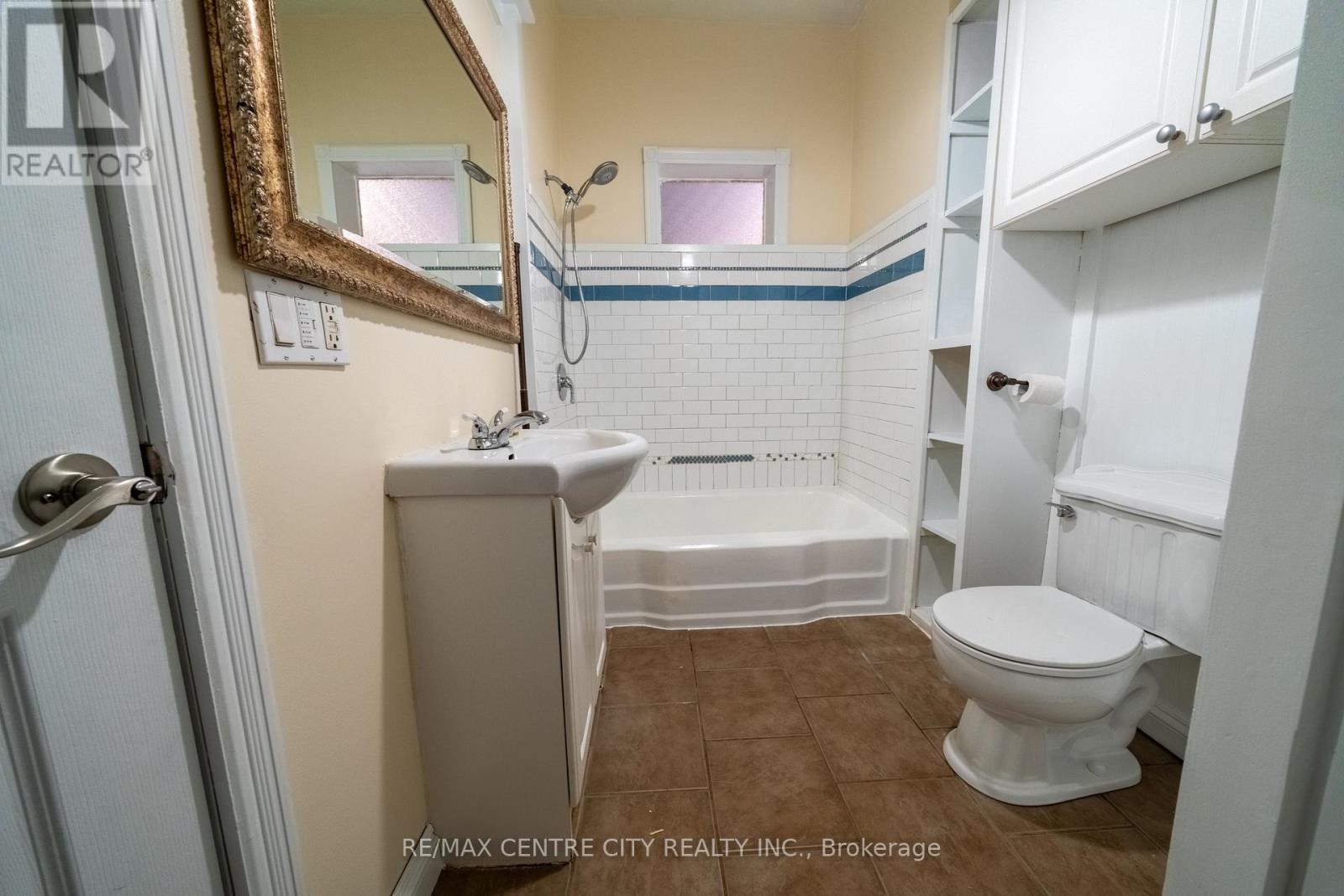 182 Victoria Street, Southwest Middlesex, Ontario  N0L 1M0 - Photo 22 - X12720612