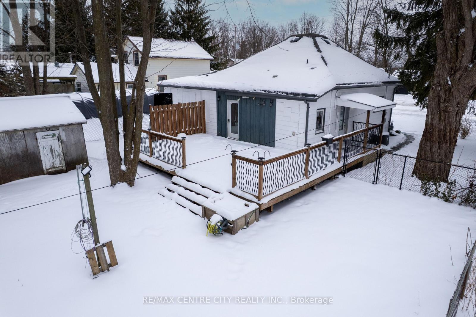 182 Victoria Street, Southwest Middlesex, Ontario  N0L 1M0 - Photo 30 - X12720612