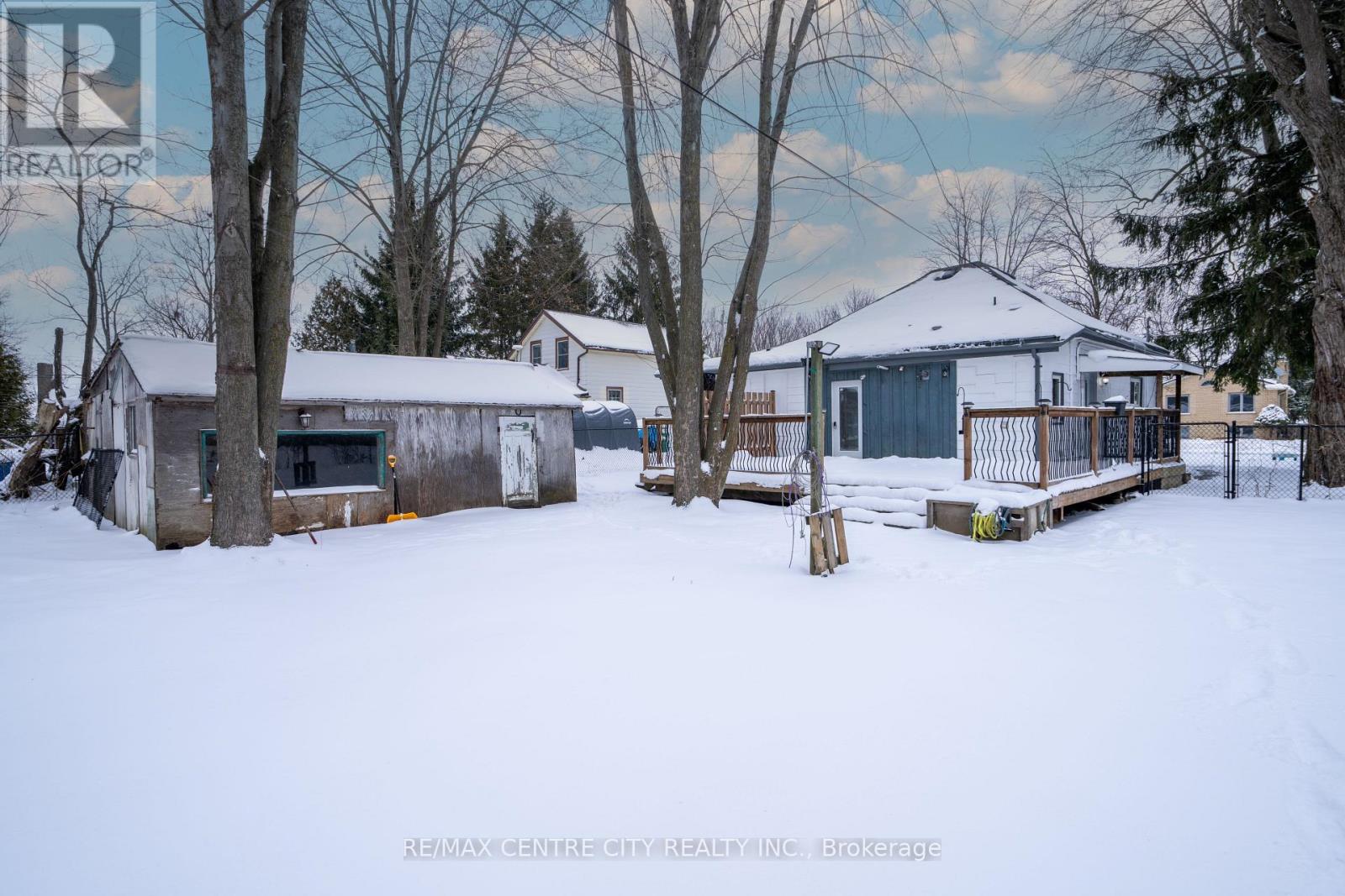 182 Victoria Street, Southwest Middlesex, Ontario  N0L 1M0 - Photo 31 - X12720612