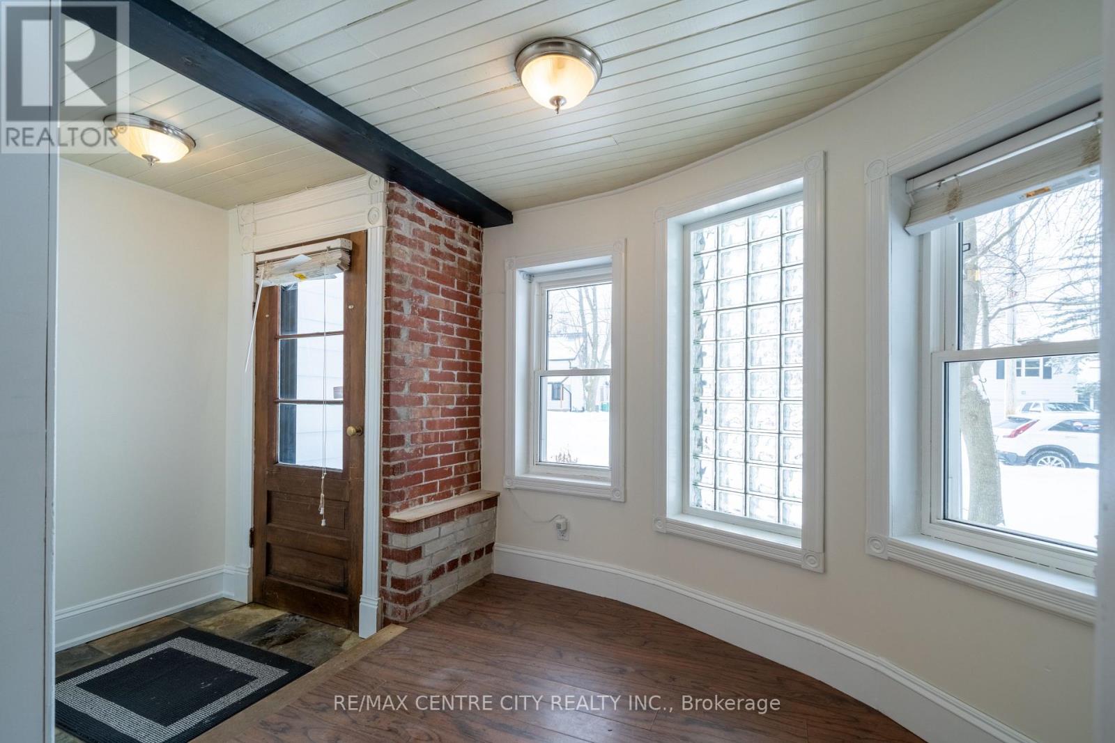 182 Victoria Street, Southwest Middlesex, Ontario  N0L 1M0 - Photo 7 - X12720612