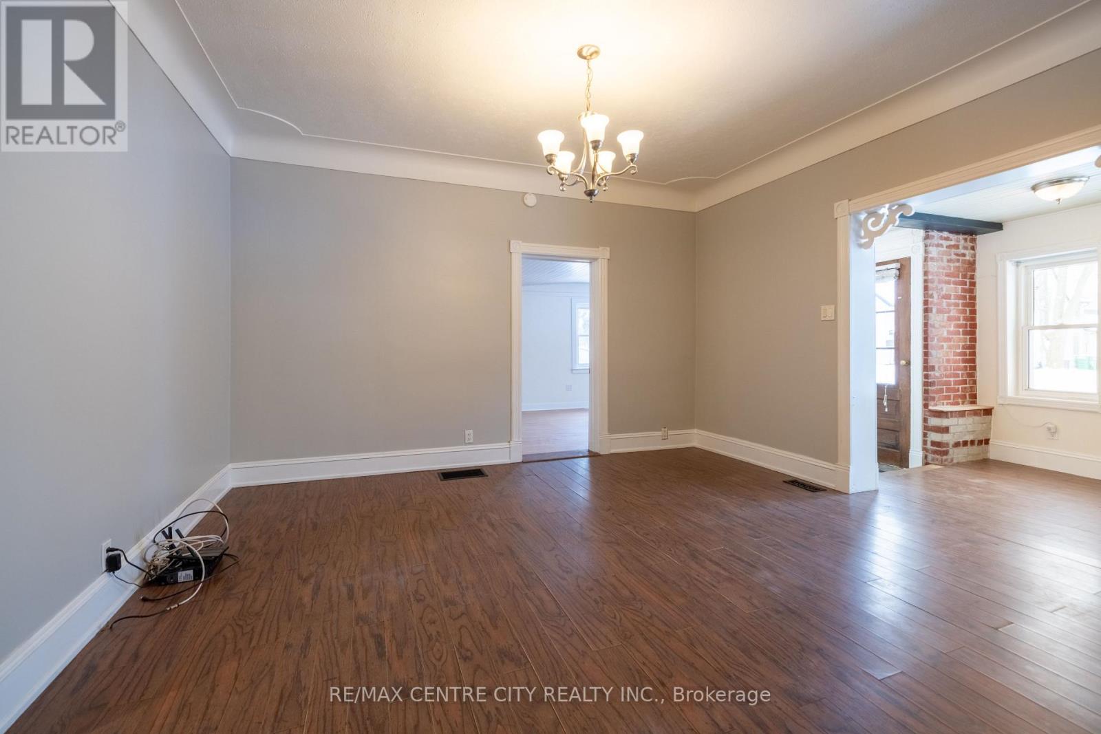 182 Victoria Street, Southwest Middlesex, Ontario  N0L 1M0 - Photo 8 - X12720612