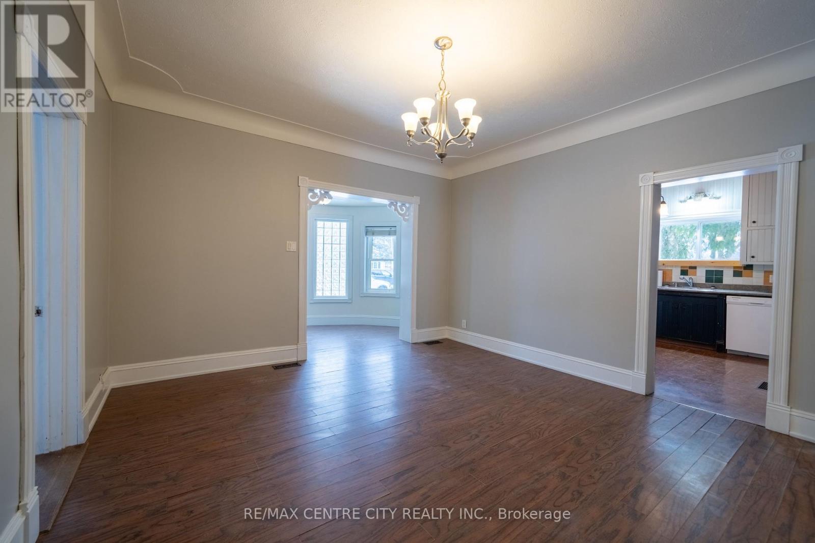 182 Victoria Street, Southwest Middlesex, Ontario  N0L 1M0 - Photo 9 - X12720612