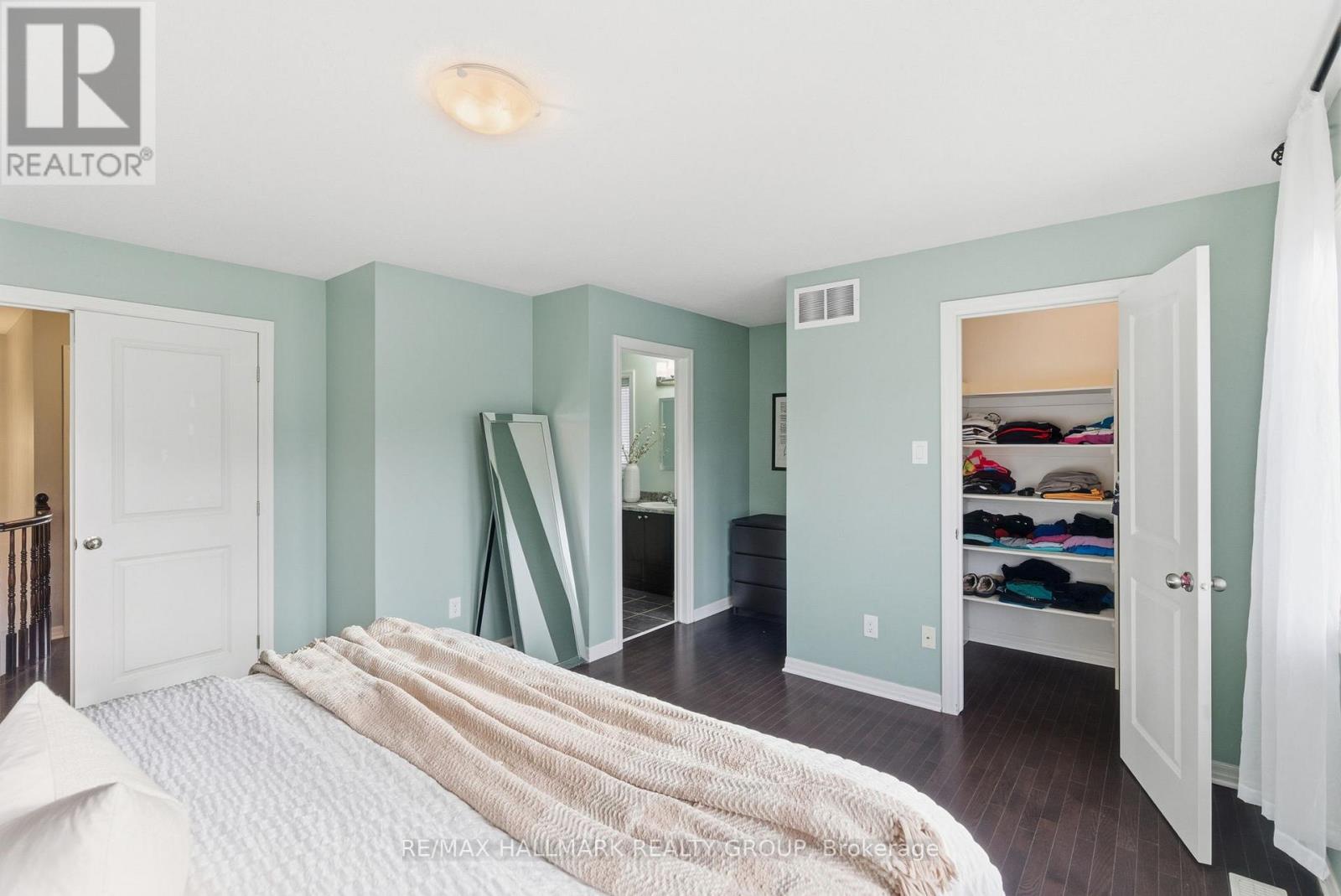 677 Sunburst Street, Ottawa, Ontario  K1T 0L2 - Photo 23 - X12720540