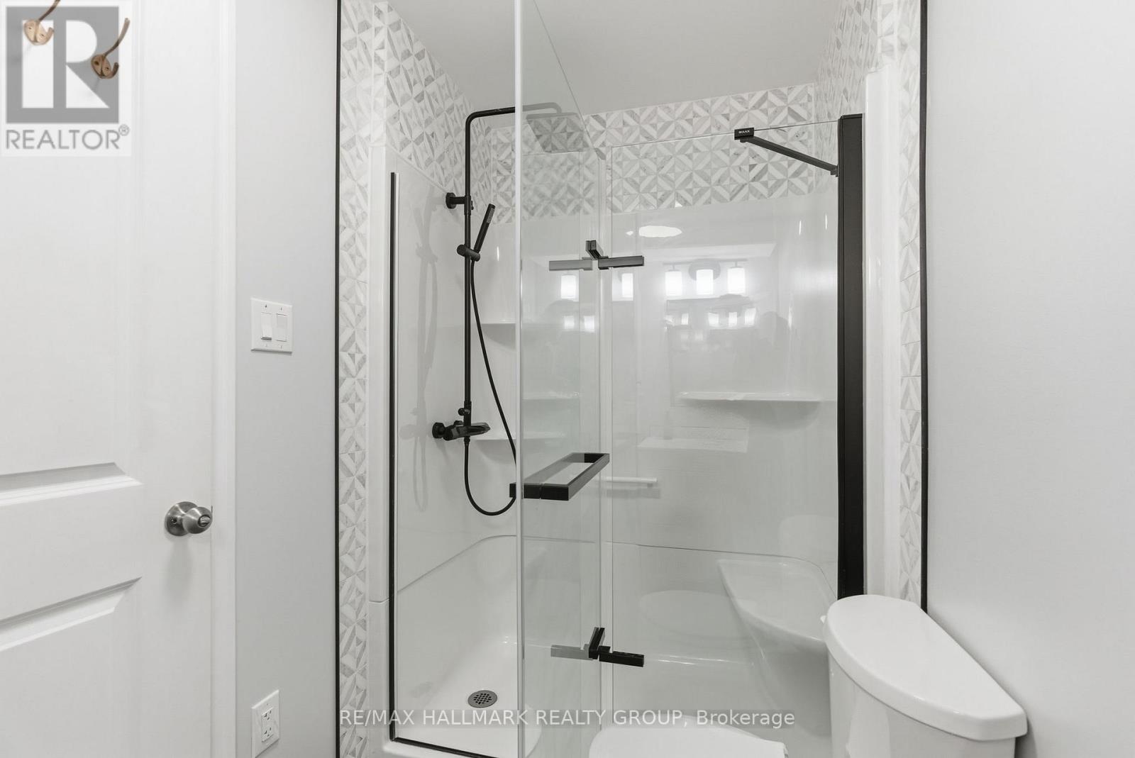 677 Sunburst Street, Ottawa, Ontario  K1T 0L2 - Photo 28 - X12720540