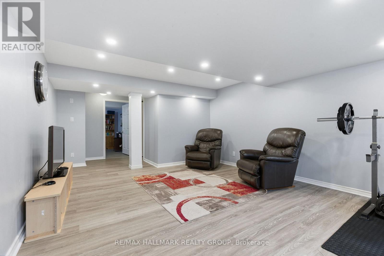 677 Sunburst Street, Ottawa, Ontario  K1T 0L2 - Photo 38 - X12720540