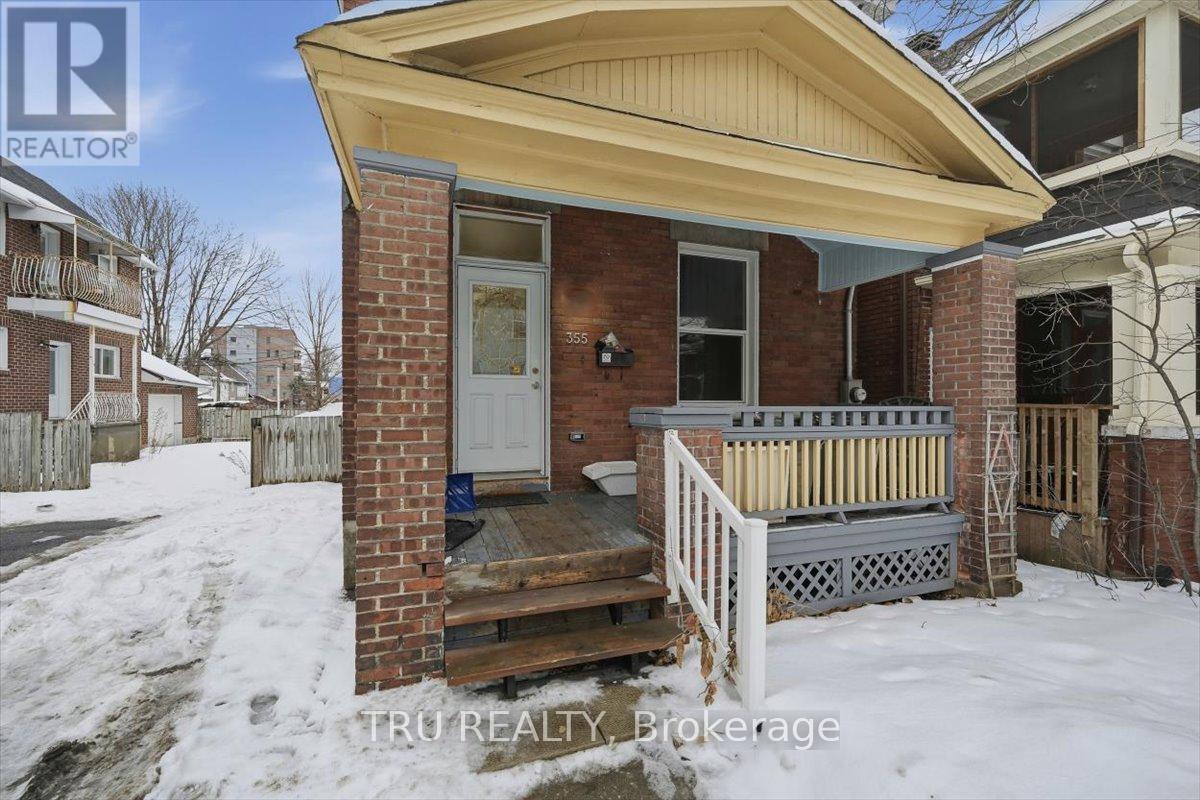 355 Cambridge Street N, Ottawa, Ontario  K1R 7B3 - Photo 2 - X12720706