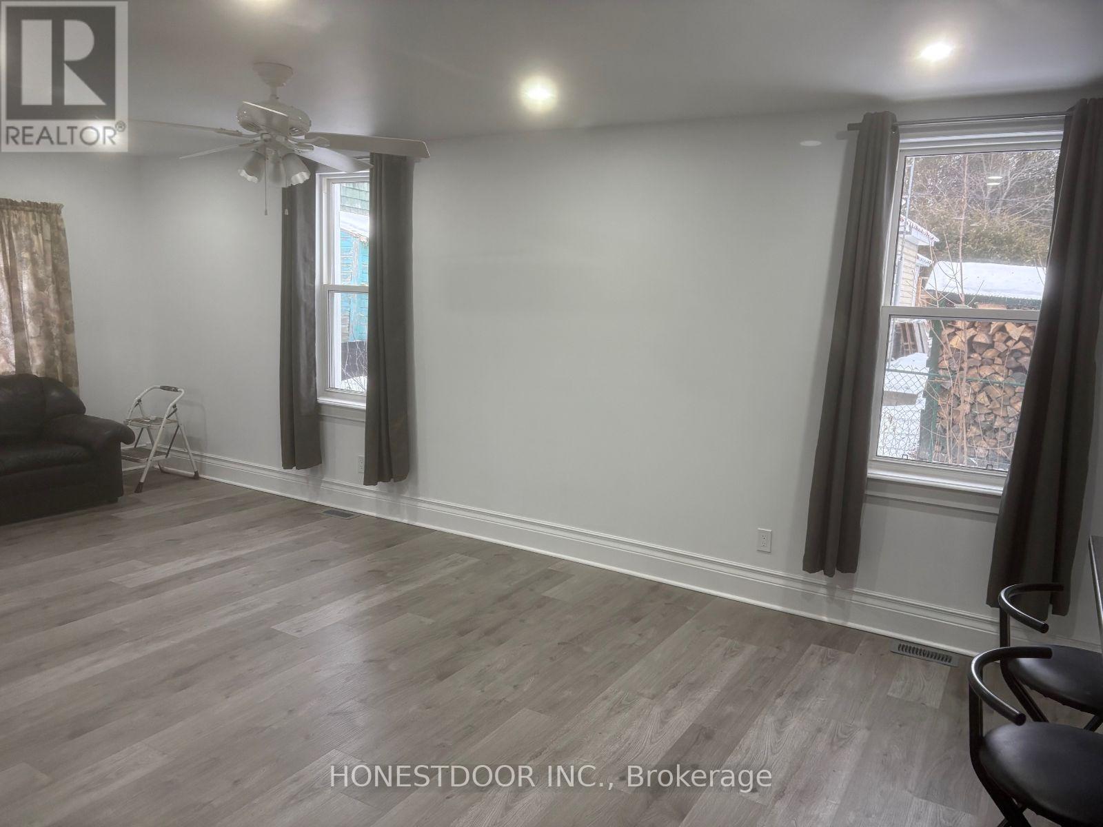 18 John Street, Kawartha Lakes, Ontario  K0M 2B0 - Photo 8 - X12706554