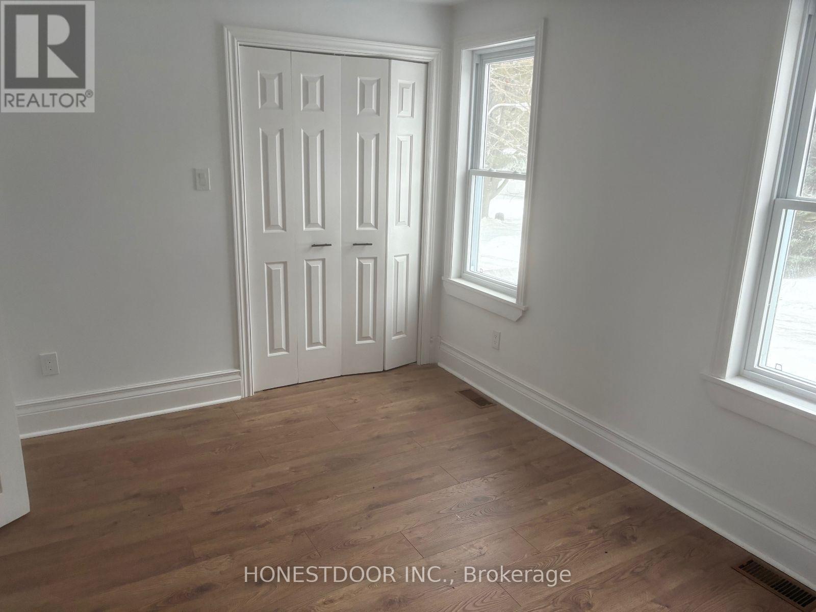 18 John Street, Kawartha Lakes, Ontario  K0M 2B0 - Photo 15 - X12706554