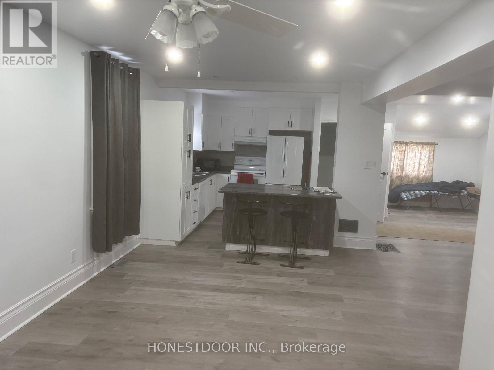 18 John Street, Kawartha Lakes, Ontario  K0M 2B0 - Photo 7 - X12706554