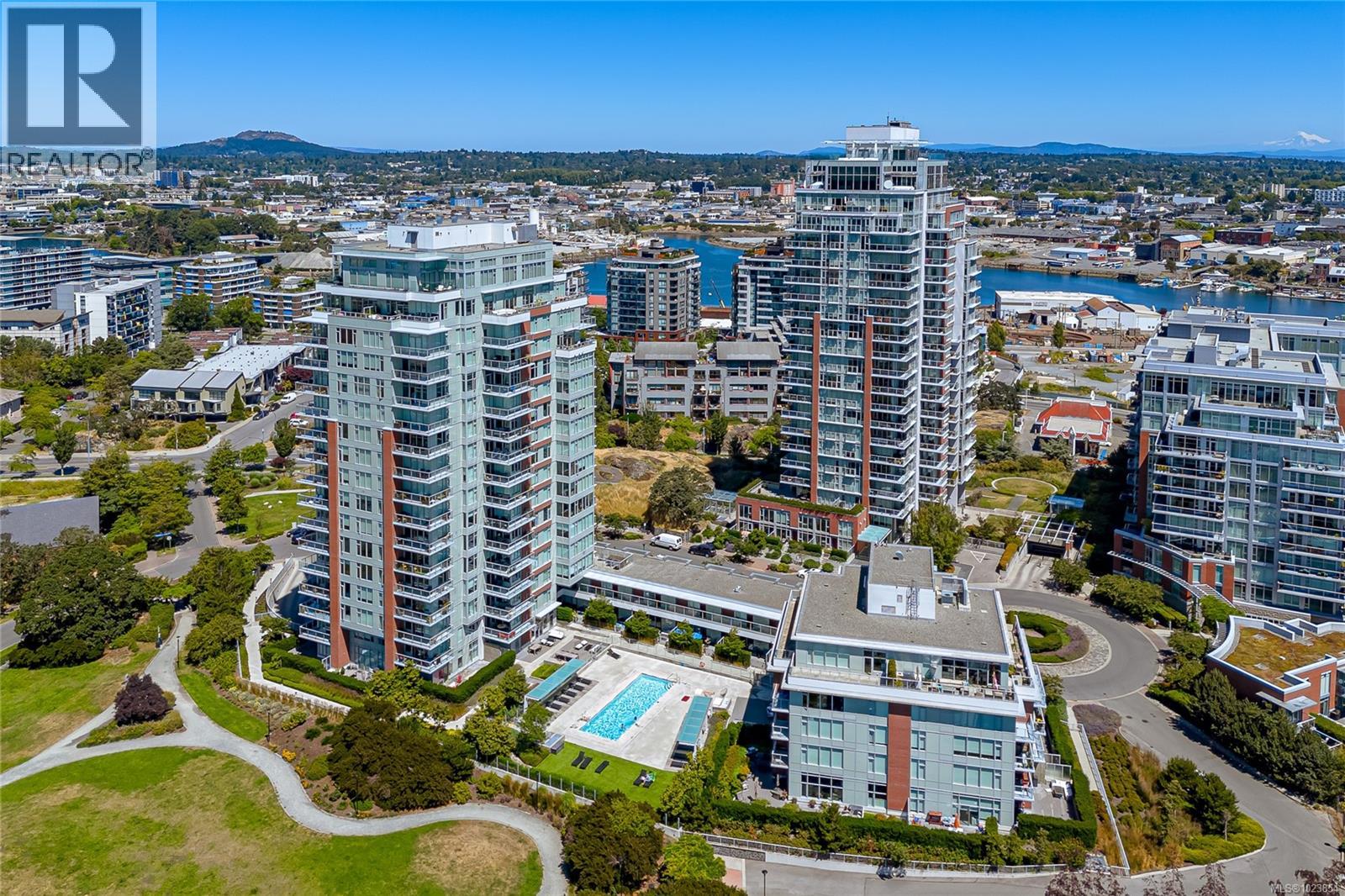 505 60 Saghalie Rd, Victoria, British Columbia  V9A 0H1 - Photo 1 - 1023854