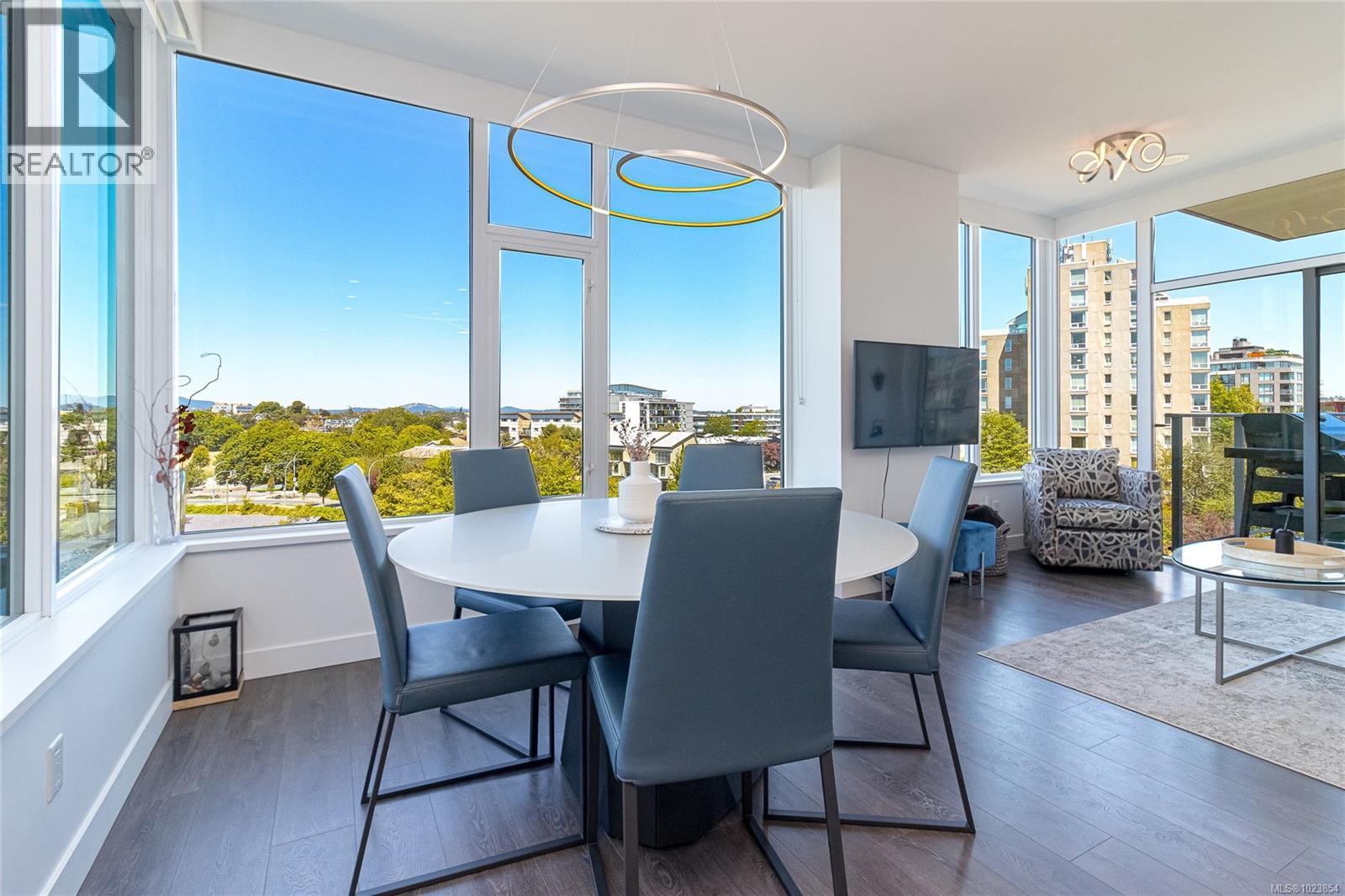 505 60 Saghalie Rd, Victoria, British Columbia  V9A 0H1 - Photo 2 - 1023854