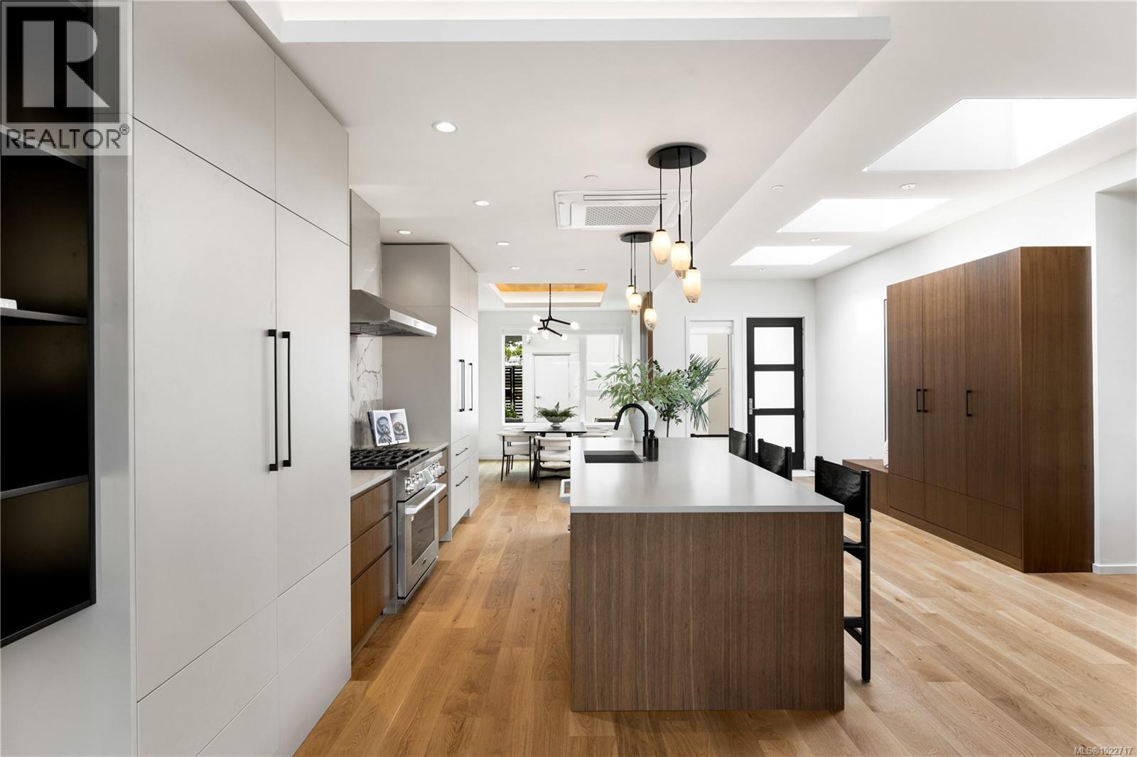 201 2270 Harbour Rd, Sidney, British Columbia V8L 2P6 - Photo 12 - 1022717