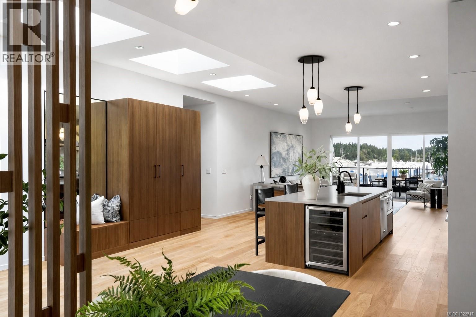 201 2270 Harbour Rd, Sidney, British Columbia V8L 2P6 - Photo 13 - 1022717