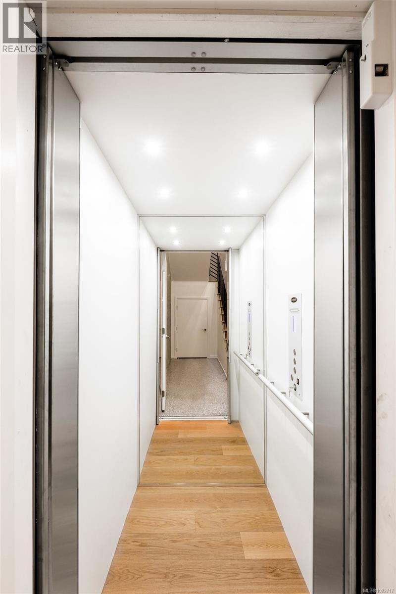 201 2270 Harbour Rd, Sidney, British Columbia V8L 2P6 - Photo 29 - 1022717