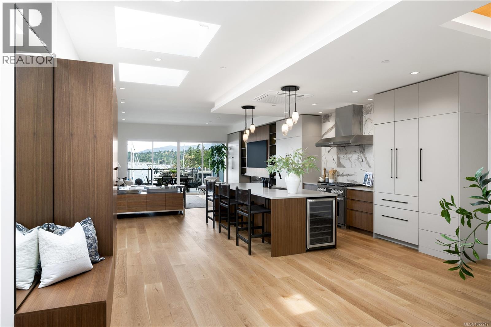 201 2270 Harbour Rd, Sidney, British Columbia V8L 2P6 - Photo 7 - 1022717