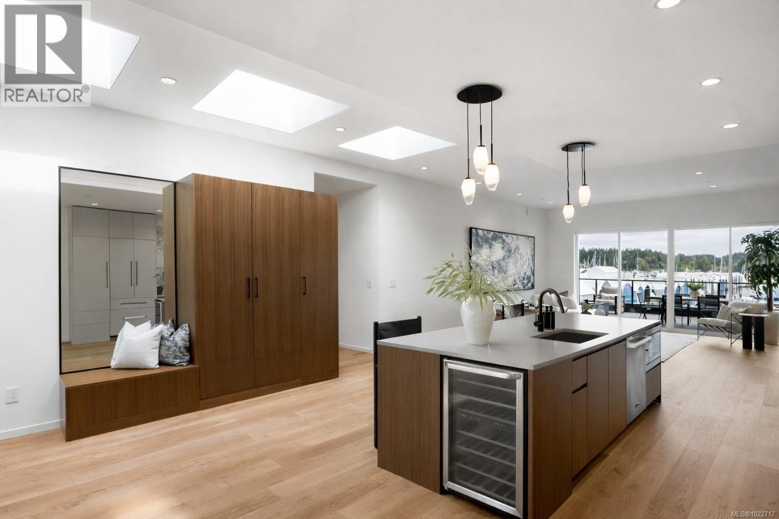 201 2270 Harbour Rd, Sidney, British Columbia V8L 2P6 - Photo 8 - 1022717