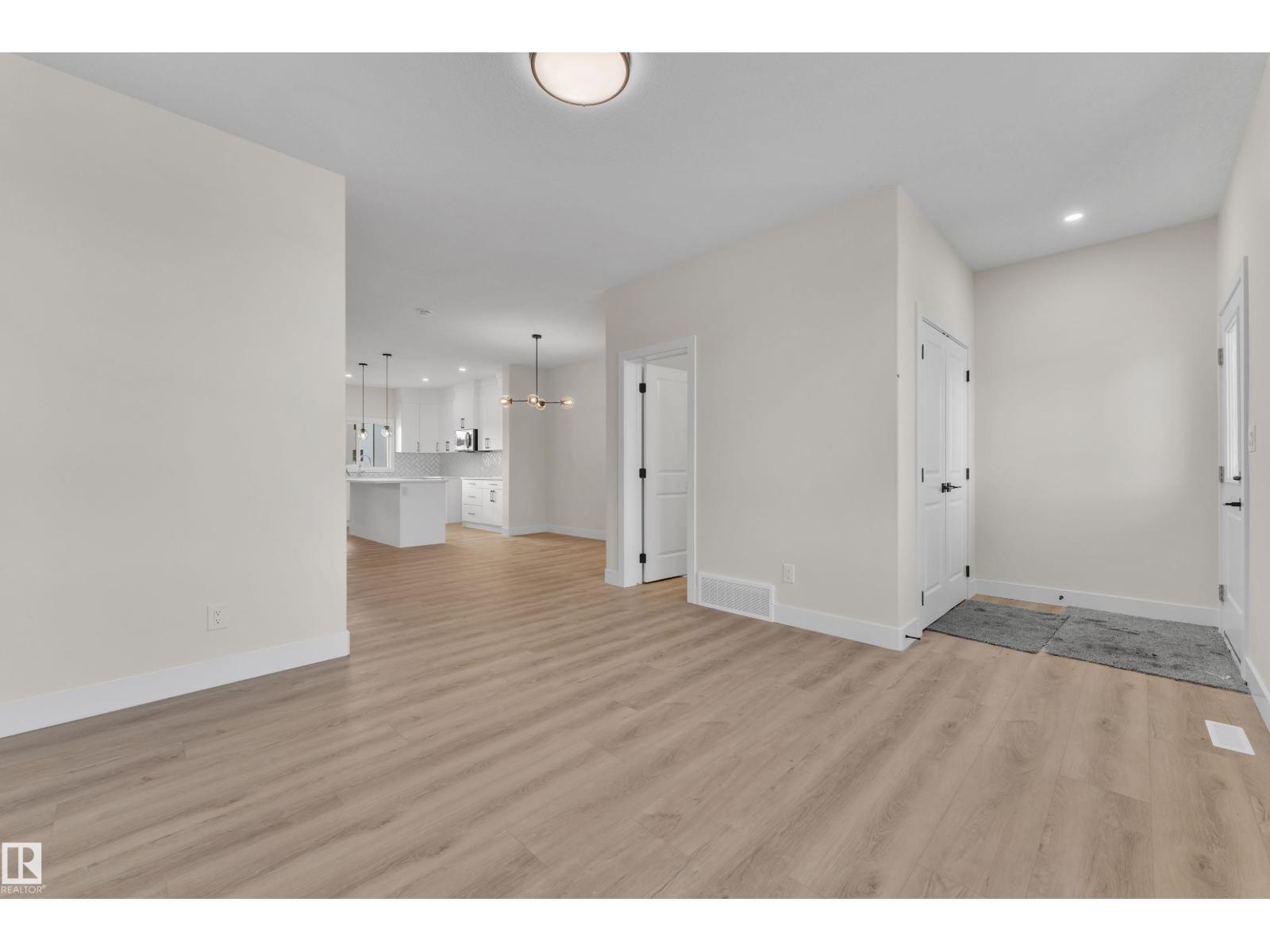 96 Patriot Wy, Spruce Grove, Alberta  T7X 4E8 - Photo 5 - E4470666