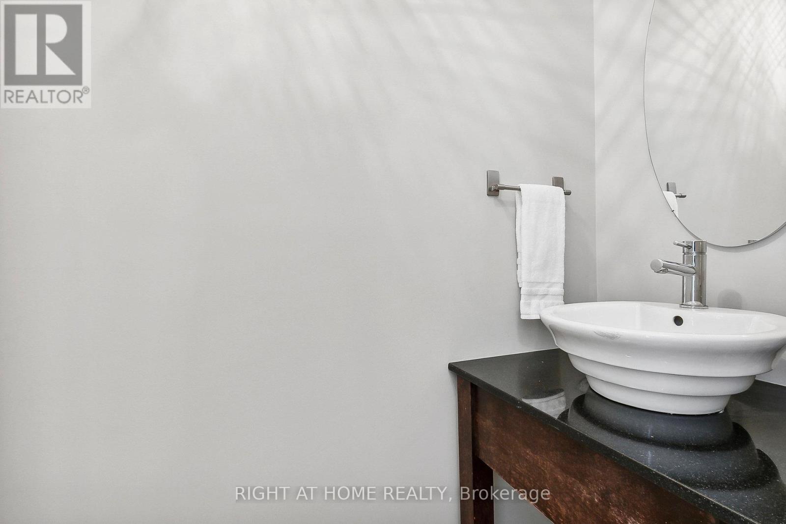 488 King Street E, Toronto, Ontario  M5A 1L8 - Photo 8 - C12720480