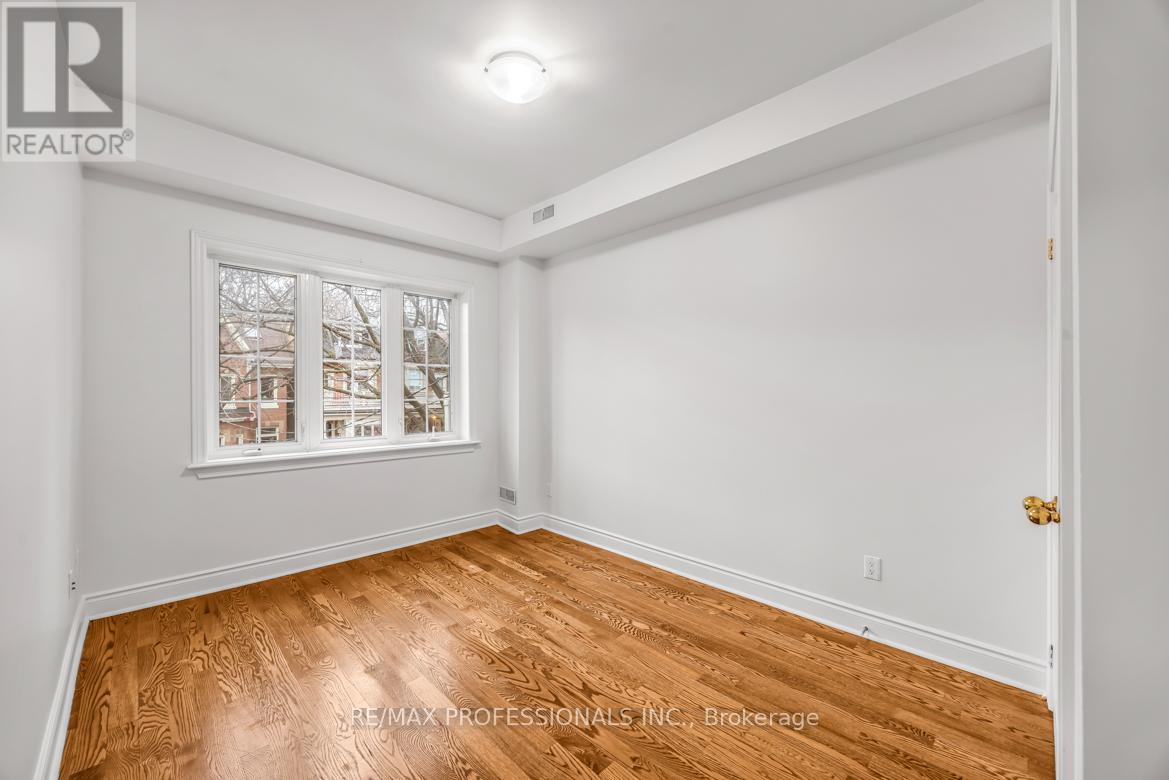 Upper - 213 Major Street, Toronto, Ontario  M5S 2L4 - Photo 13 - C12720532