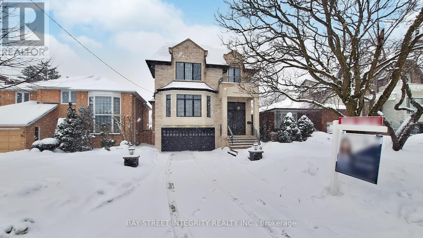 229 HOLLYWOOD AVENUE, Toronto, Ontario