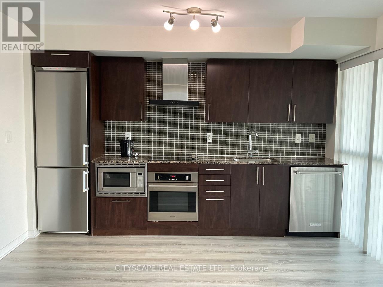 914 - 352 FRONT STREET, Toronto, Ontario