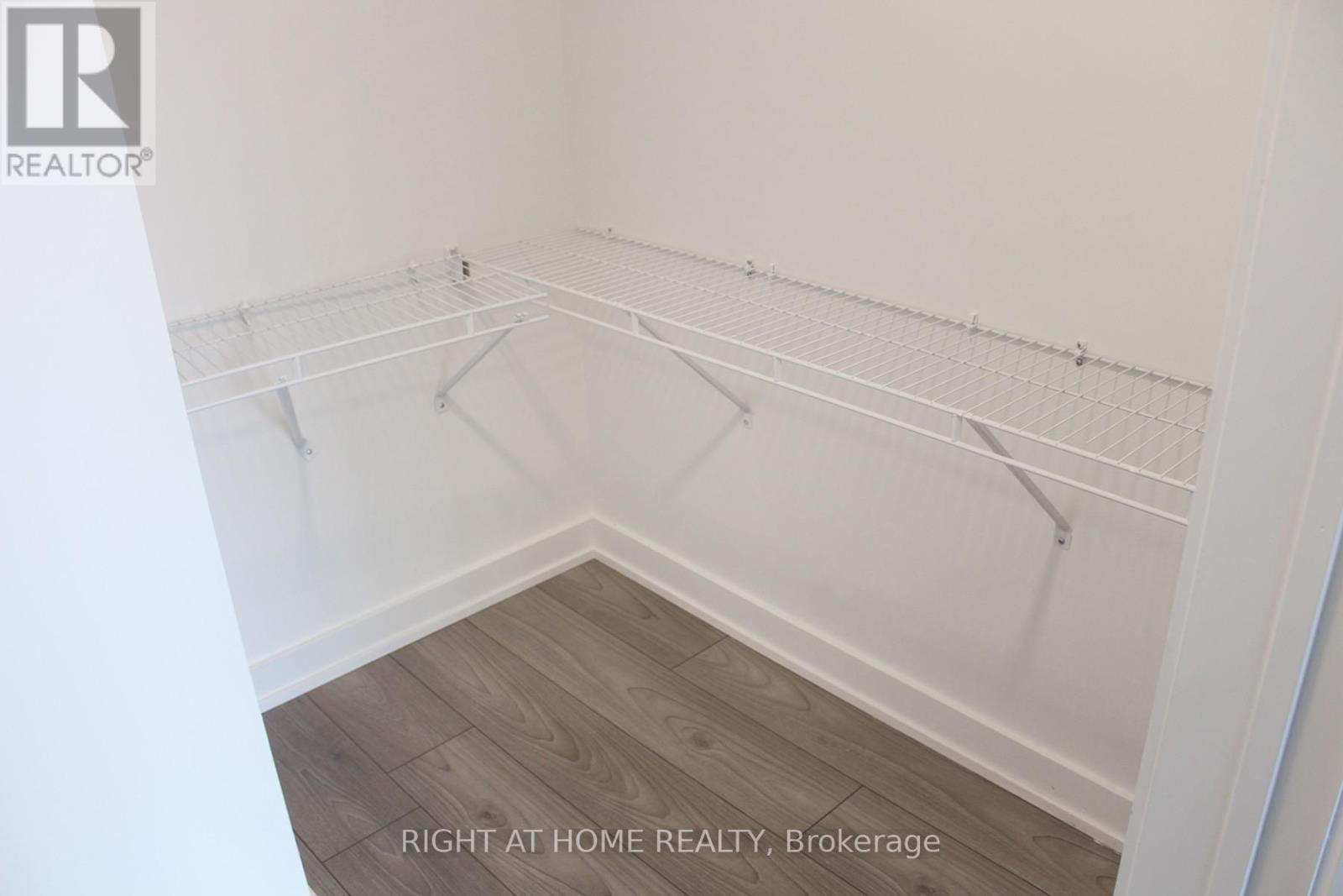 8 Tippett Road, Toronto, Ontario  M3H 0E7 - Photo 12 - C12720618