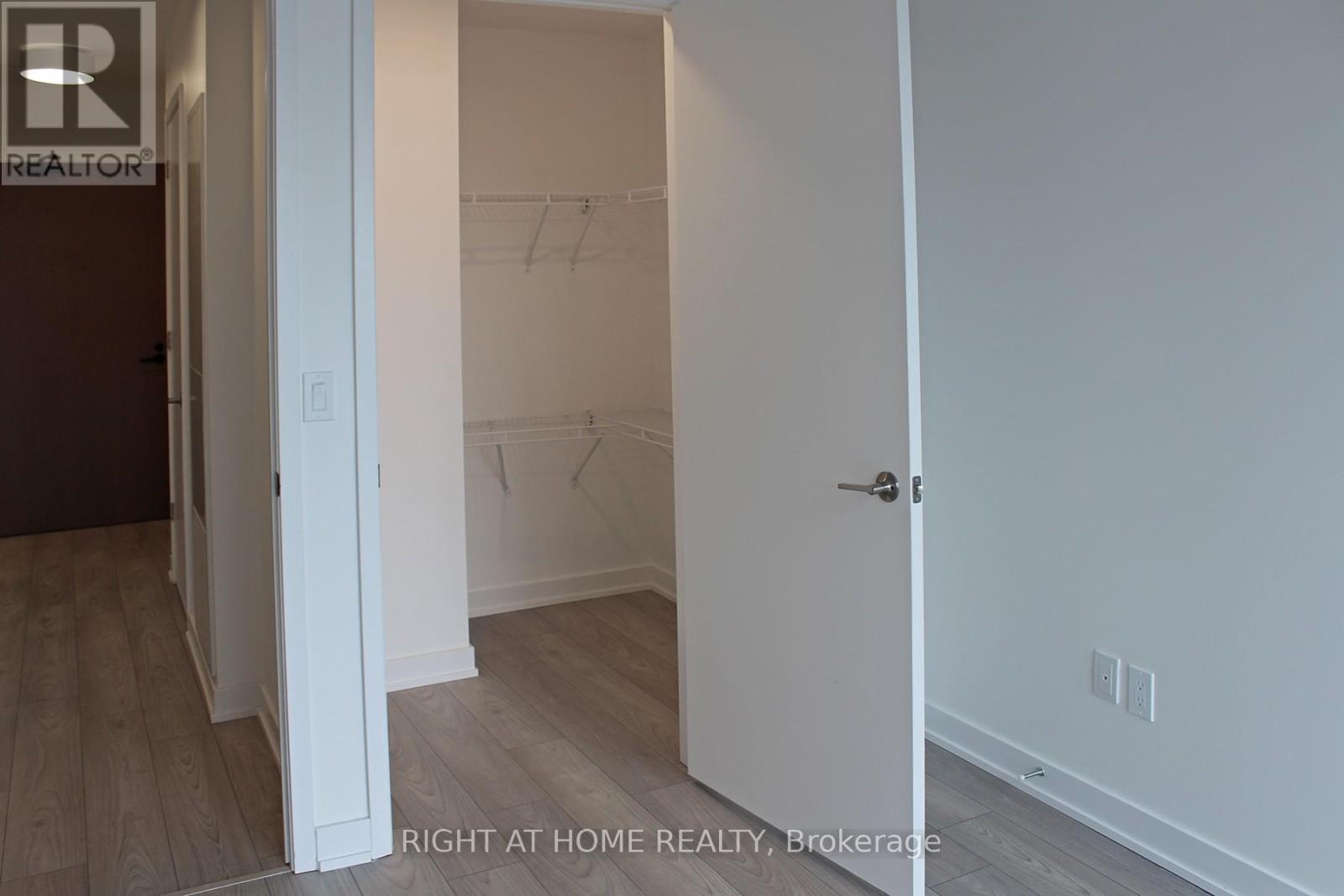 8 Tippett Road, Toronto, Ontario  M3H 0E7 - Photo 13 - C12720618