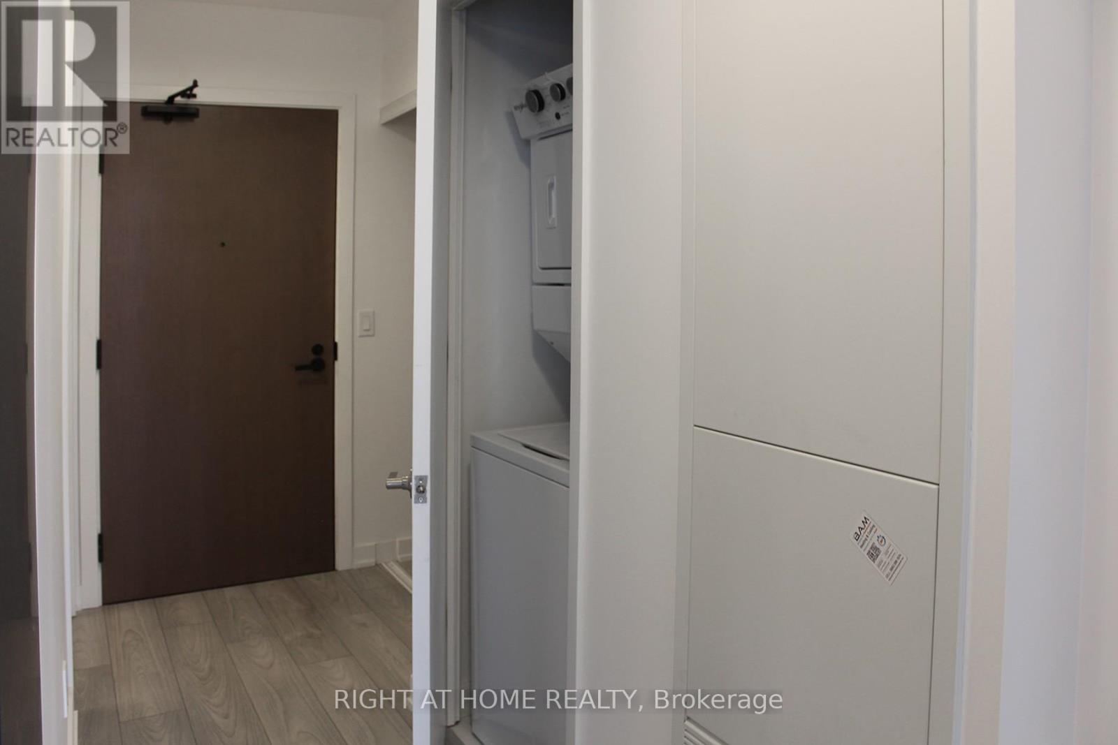 8 Tippett Road, Toronto, Ontario  M3H 0E7 - Photo 14 - C12720618