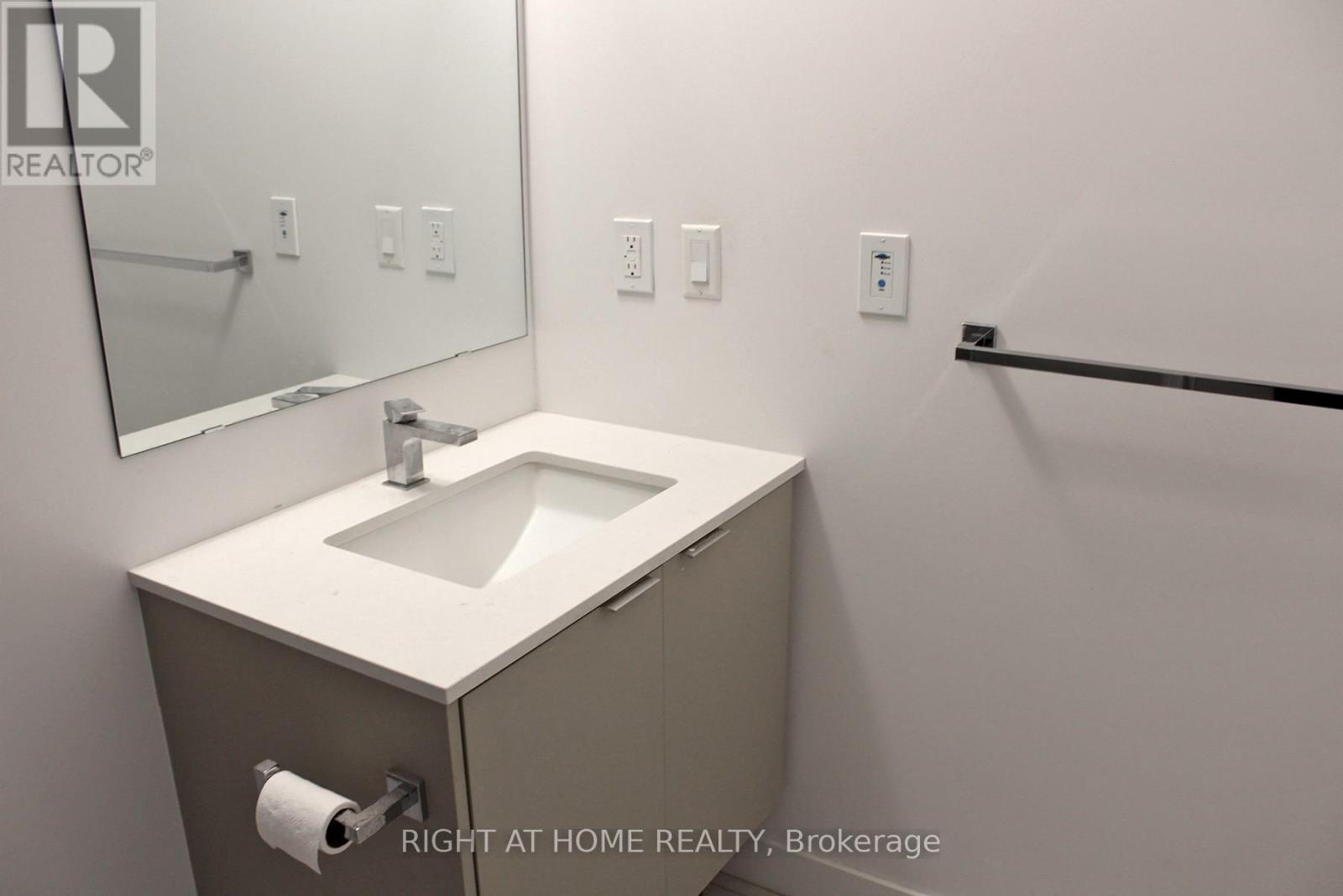 8 Tippett Road, Toronto, Ontario  M3H 0E7 - Photo 16 - C12720618