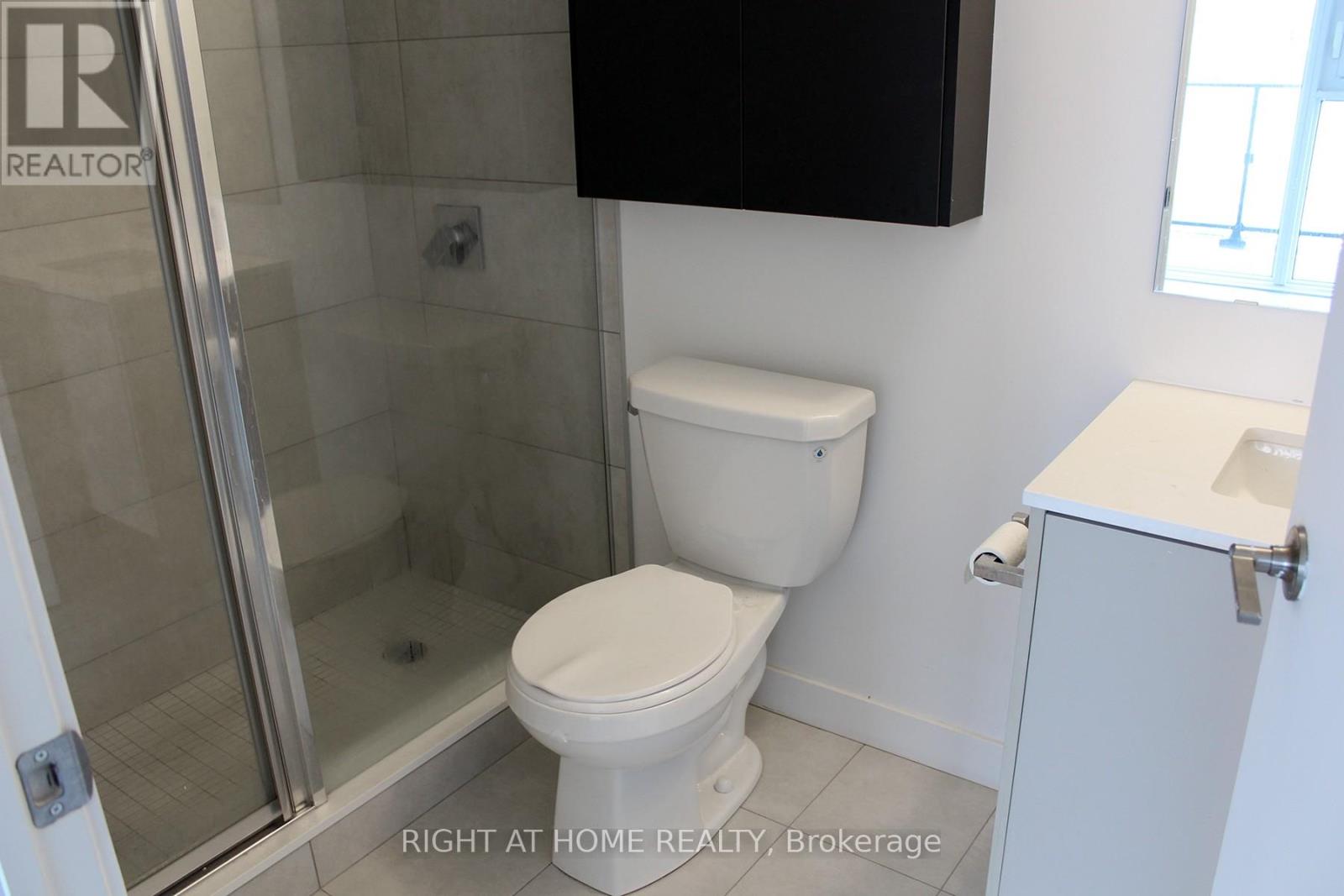 8 Tippett Road, Toronto, Ontario  M3H 0E7 - Photo 17 - C12720618