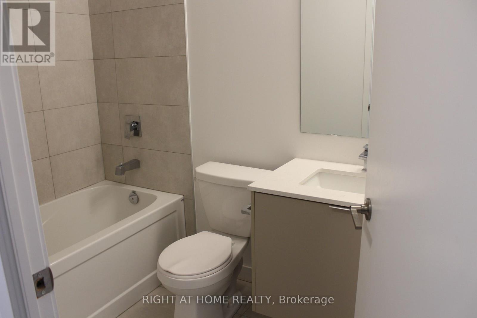 8 Tippett Road, Toronto, Ontario  M3H 0E7 - Photo 18 - C12720618