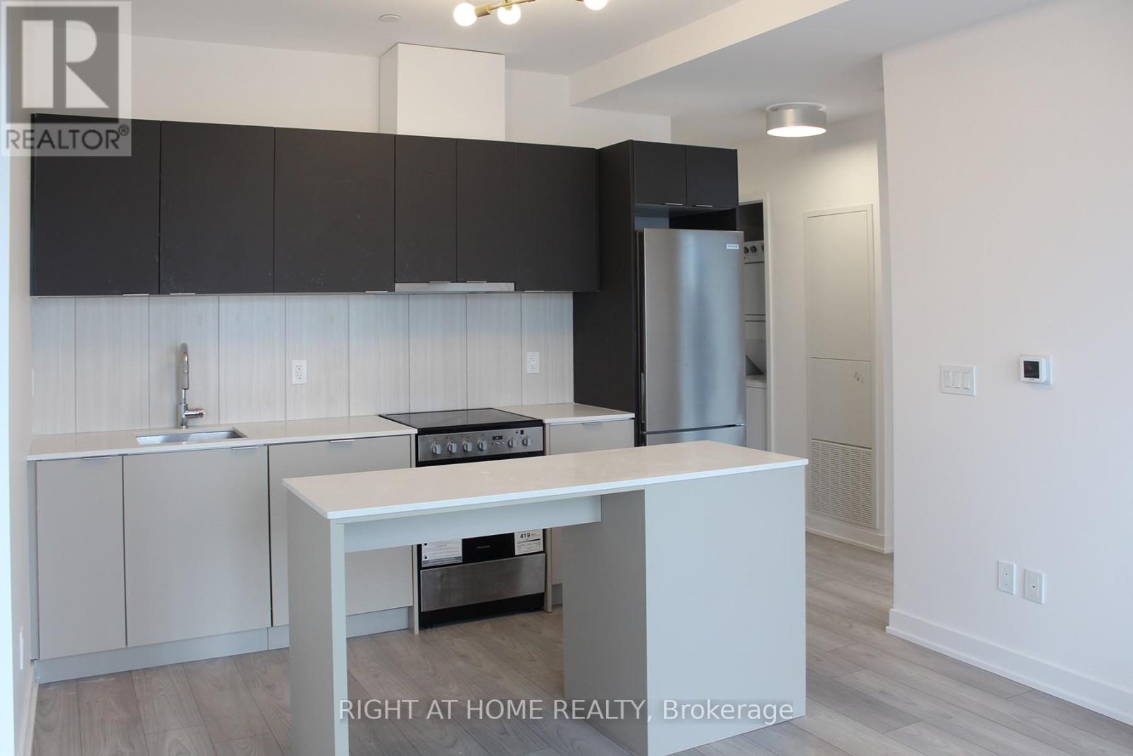 8 Tippett Road, Toronto, Ontario  M3H 0E7 - Photo 2 - C12720618