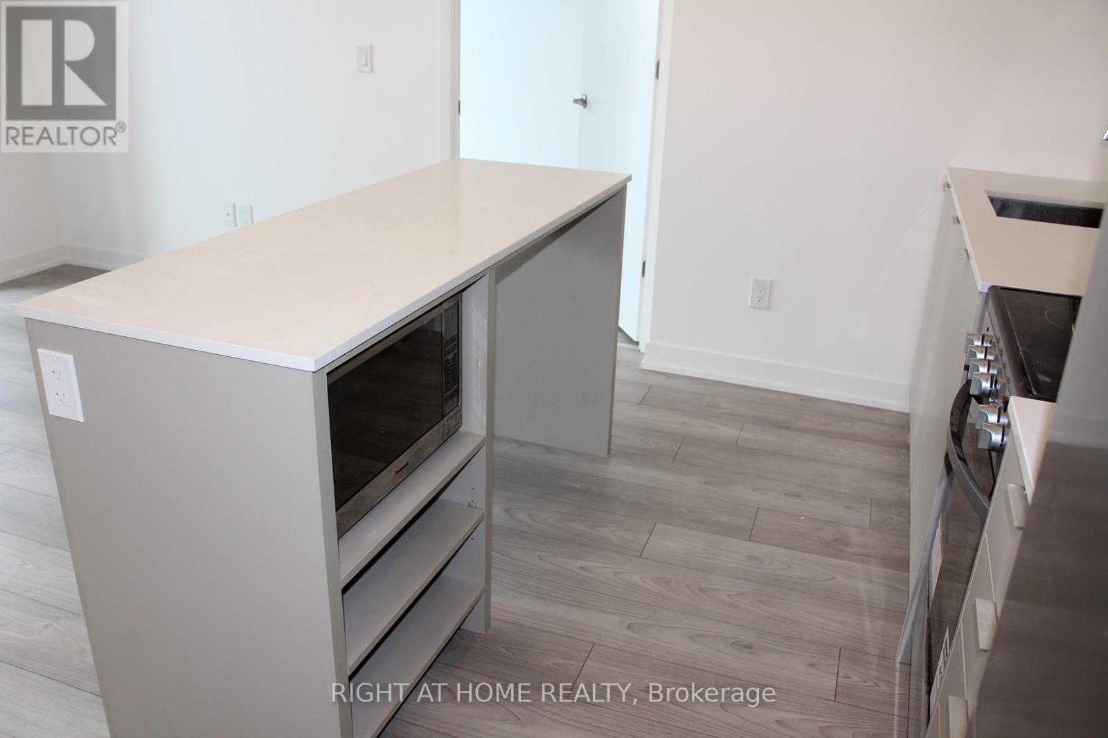 8 Tippett Road, Toronto, Ontario  M3H 0E7 - Photo 3 - C12720618