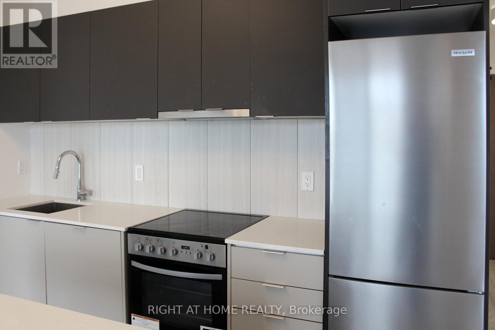 8 Tippett Road, Toronto, Ontario  M3H 0E7 - Photo 4 - C12720618