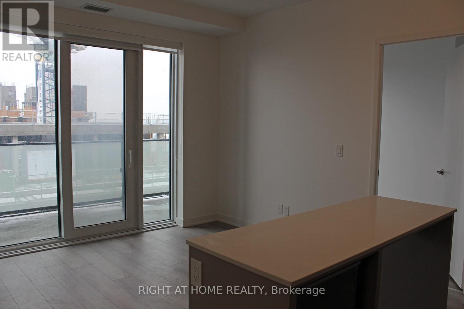 8 Tippett Road, Toronto, Ontario  M3H 0E7 - Photo 5 - C12720618