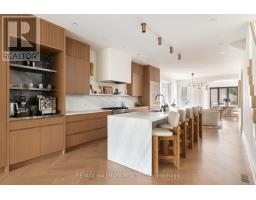 18 FOXLEY STREET, Toronto, Ontario