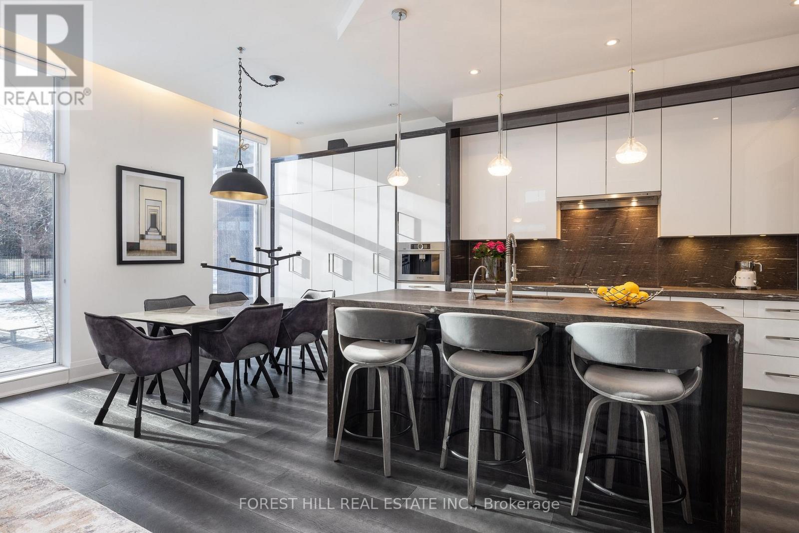 1074 BAY STREET, Toronto, Ontario