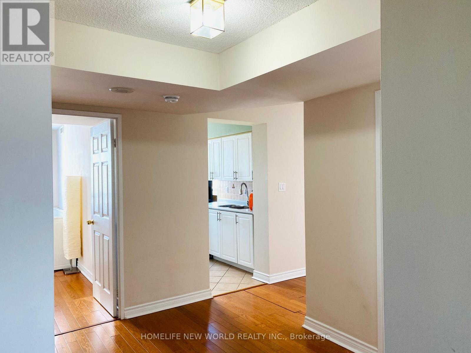 1002 - 18 Hillcrest Ave Avenue, Toronto, Ontario  M2N 6T5 - Photo 2 - C12720708