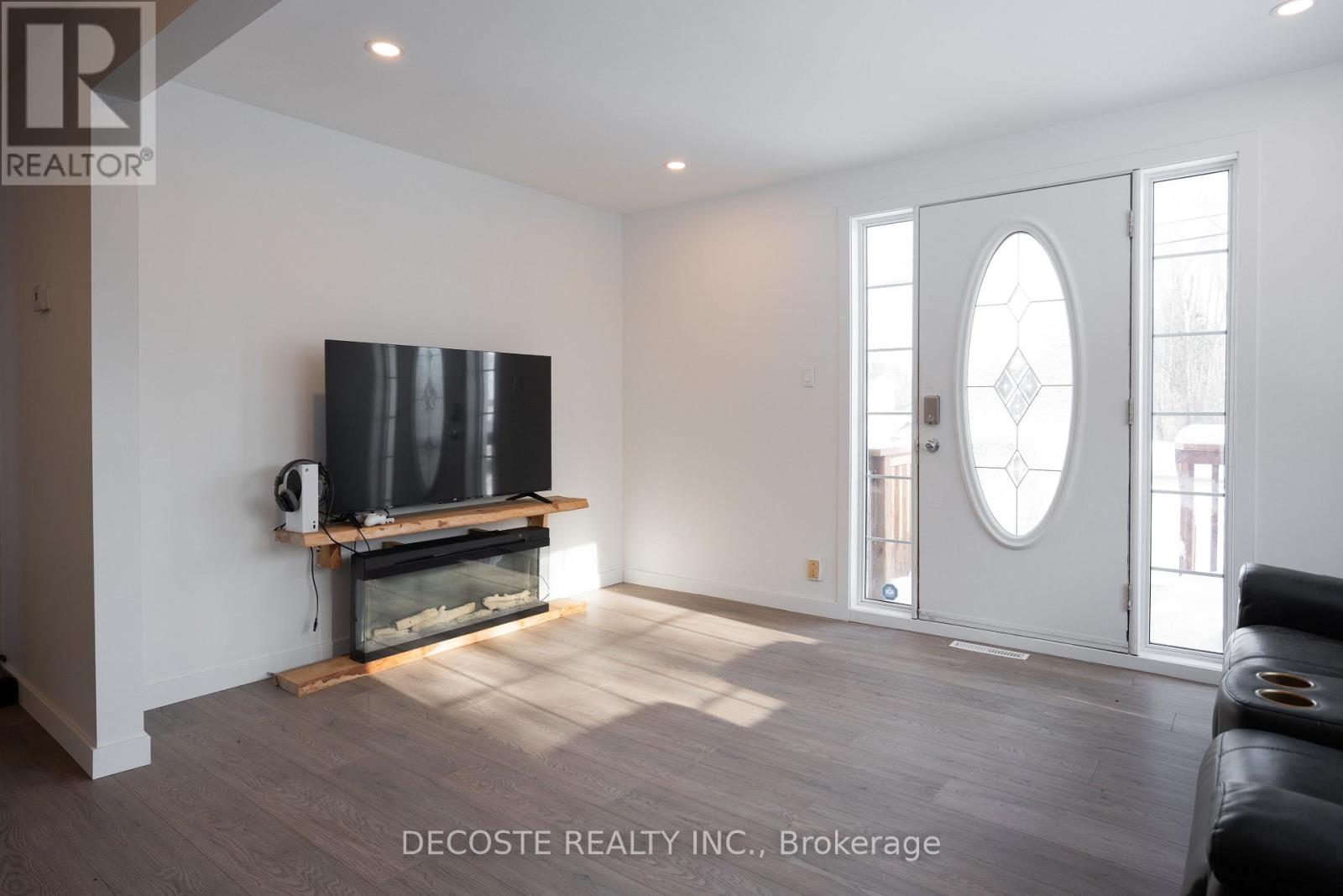 1886 Dalkeith Road, North Glengarry, Ontario K0B 1E0 - Photo 5 - X12720700