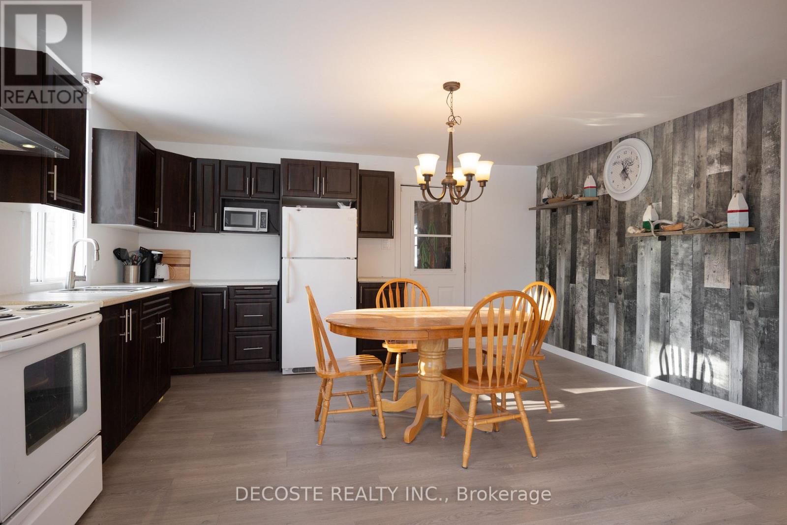 1886 Dalkeith Road, North Glengarry, Ontario K0B 1E0 - Photo 7 - X12720700