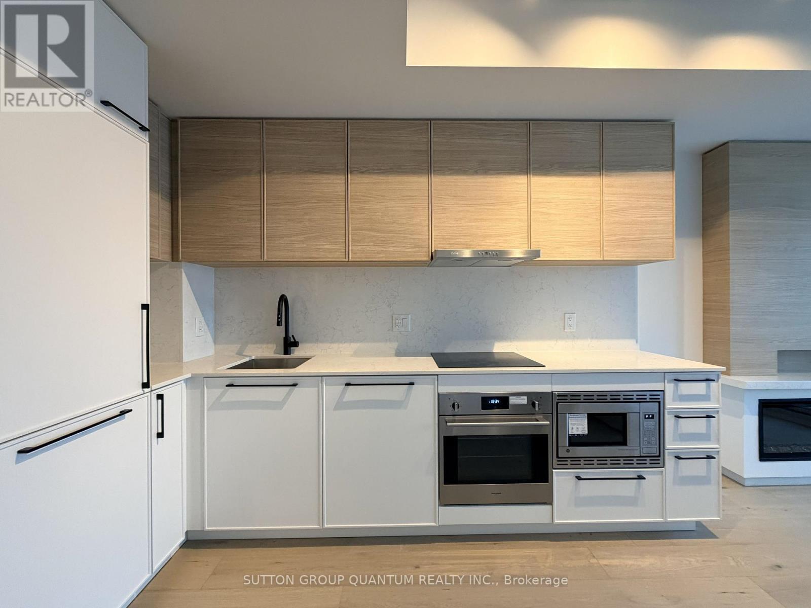 1314 - 1050 Eastern Avenue, Toronto, Ontario  M4L 0B7 - Photo 2 - E12720448