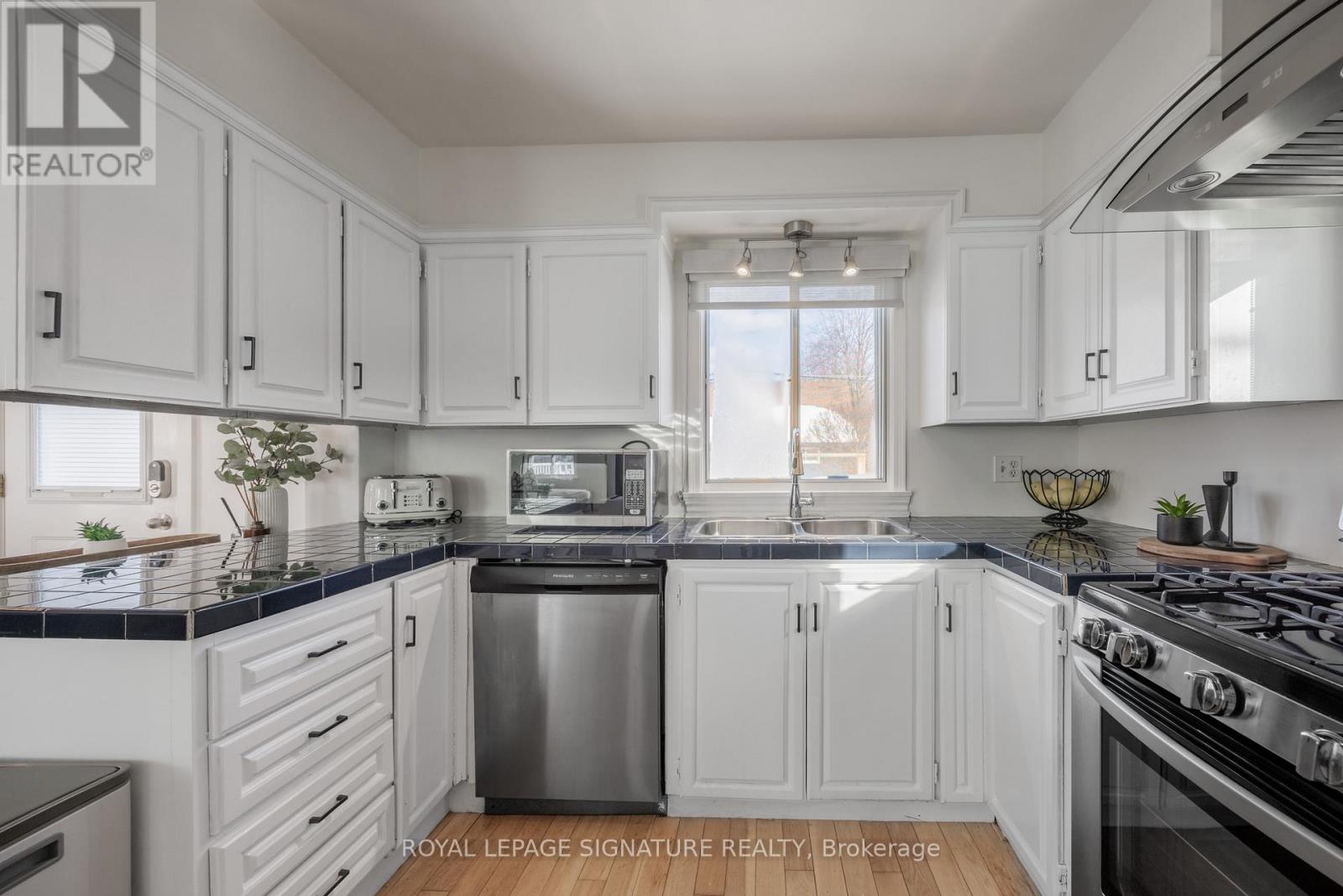 405 Pharmacy Avenue, Toronto, Ontario  M1L 3G5 - Photo 11 - E12720538