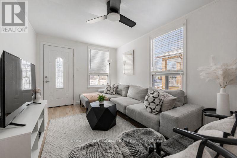 405 Pharmacy Avenue, Toronto, Ontario  M1L 3G5 - Photo 5 - E12720538